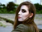 Lykke Li sa v klipe Gunshot potuluje s bielou tvárou