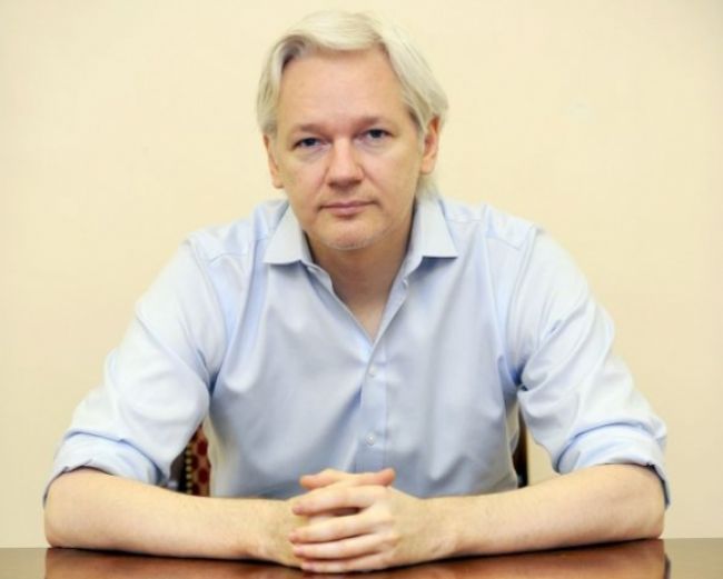 Súd potvrdil platnosť zatykača na zakladateľa WikiLeaks