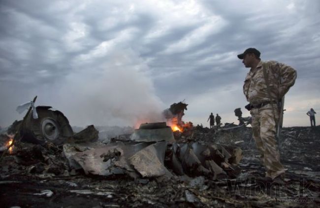 Video: Na Ukrajine sa zrútil malajzijský boeing s 295 ľuďmi