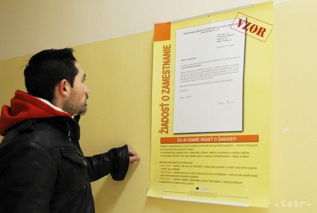 Tretina mladých ľudí na Slovensku je bez práce, tvrdí SNS