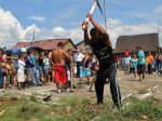 Rómovia vo Veľkej Lomnici si svojpomocne stavajú nájomné domy