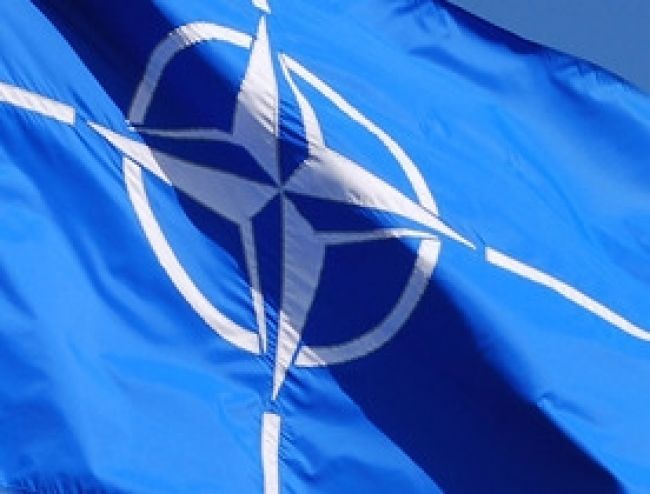 NATO klamalo aj Gorbačova, podľa Bieloruska zavádza stále