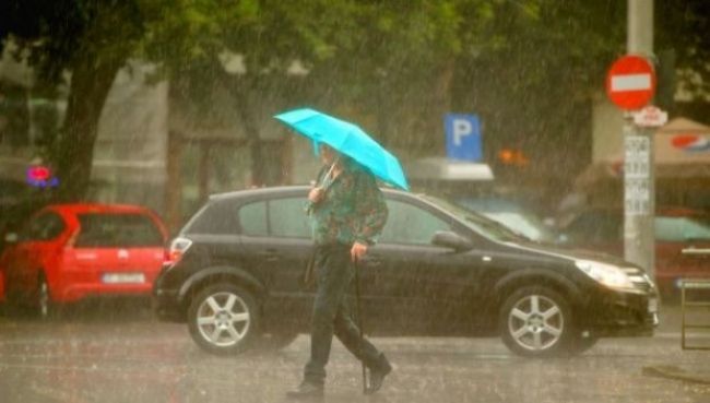 Horúce počasie schladia prehánky, hrozia aj búrky