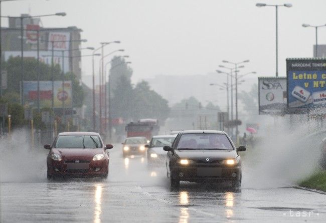 SHMÚ vydal pre východné Slovensko výstrahu pred prívalovými povodňami