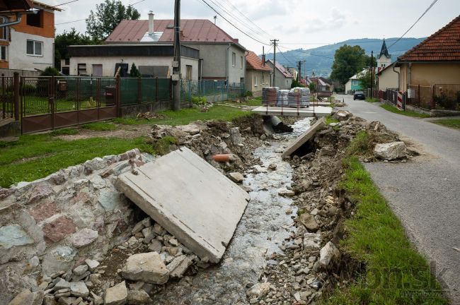 Búrka, ktorá sa prehnala Žilinou, trápi ľudí dodnes