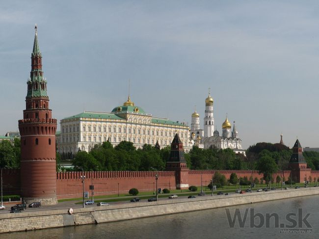 Rusi chcú zmierniť dopady sankcií, Kalašnikov ľutuje USA