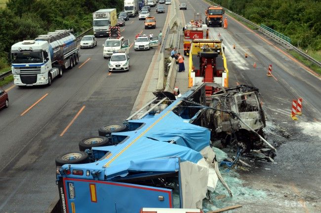 Hromadná nehoda na D1 skomplikovala dopravu do Bratislavy
