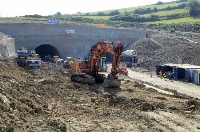 Video: Na diaľničnom úseku D3 začali raziť tunel Poľana