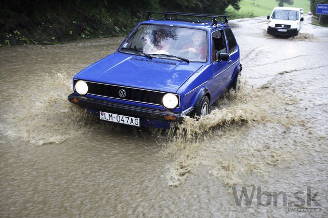 Slovensko ohrozujú prívalové povodne, platia výstrahy