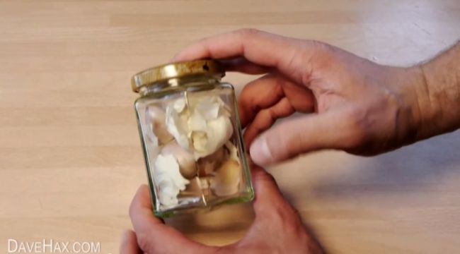 Video: Ako rýchlo očistiť cesnak