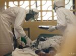Epidémia eboly sa vymkla kontrole, ale dá sa zastaviť, tvrdí šéf CDC