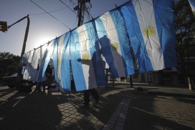 Argentína vyšetruje údajný zločin fondov ako príčinu krachu