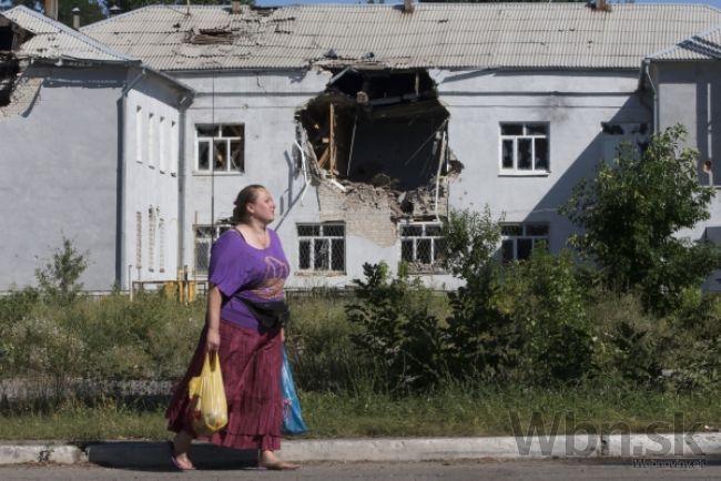 Obliehaný Luhansk na Ukrajine čelí humanitárnej katastrofe