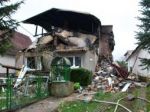 V Nitre explodoval rodinný dom, príčinou nebol výbuch plynu