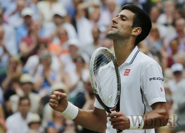 Djokovič uspel po svadbe a Wimbledone aj v prvej dvojhre