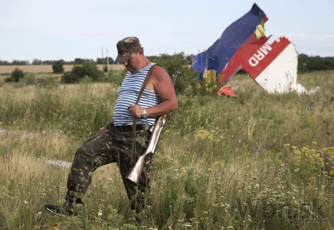 Separatisti zostrelili stíhačku, Ukrajina prerušila prímerie