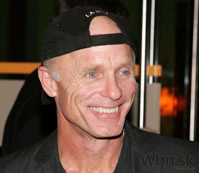 Ed Harris si zahrá zloducha v remakeu sci-fi Westworld