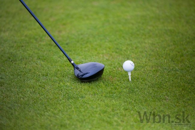 Šatan s Bondrom otvorili nové golfové ihrisko na Táľoch