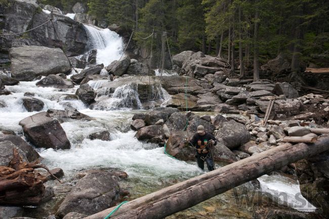 Český turista spadol do Hornádu, Slovenka na dno vodopádu