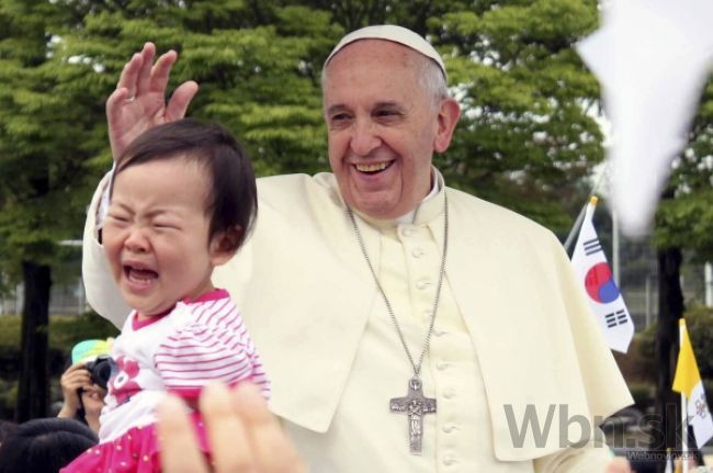 Odpaly rakiet nesúvisia s pápežovou návštevou, tvrdí KĽDR