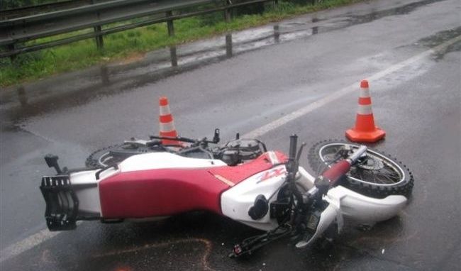 Jazda na motorke sa skončila tragicky, zomrela spolujazdkyňa