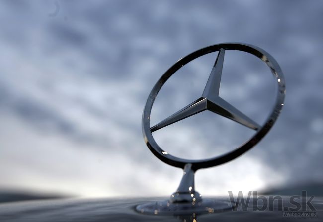 Mercedes má na krku škandál, manipuloval s cenami
