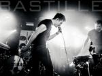 Bastille zverejnili videoklip k piesni Bad News