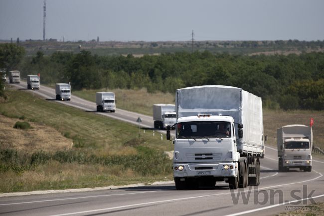 Konvoj sa blíži k Ukrajine, časť už prešla ruské hranice