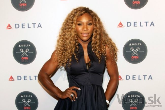 Video: Serena pobavila divákov, vymenila raketu za mikrofón