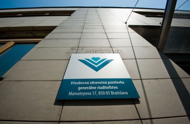 VšZP schválila klientom liečbu v cudzine za milióny eur