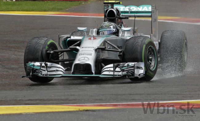 Pole position si na VC Belgicka v daždi vyjazdil Rosberg