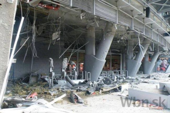 Futbalový štadión v Donecku zasiahli dva granáty