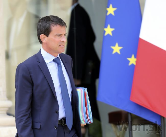 Francúzsky premiér zostaví novú vládu, zostane na jej čele