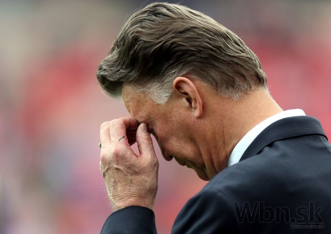 Van Gaal sa s United trápi, prehral aj s treťoligistom