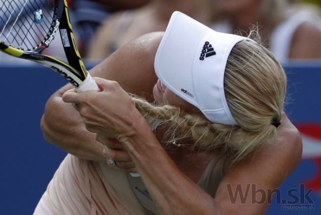 Video: Wozniacka si na US Open takmer odtrhla hlavu