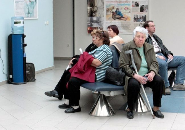 Ficova vláda sa podľa Novotného chystá šetriť na pacientoch