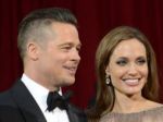 Slávny pár Angelina Jolie a Brad Pitt sa tajne vzali