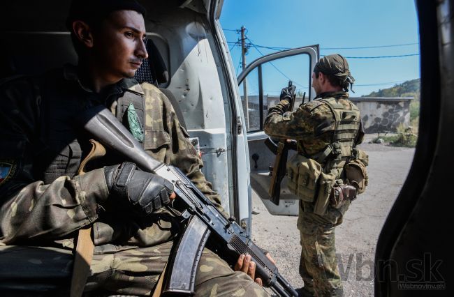 Na Ukrajine operuje tisíc ruských vojakov. NATO má zábery!