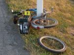 Po zrážke s nákladným autom pri Beladiciach zahynul cyklista