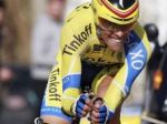 Video: Lídrom Vuelty je Contador, Quintana nepríjemne spadol