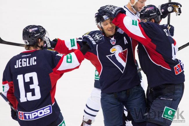 Slovan vedie konferenciu, zaskočil aj víťaza KHL