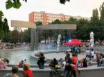 Ružinov otvoril zrekonštruovaný park, fontána opäť svieti