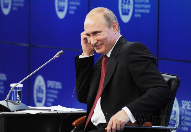 Putin označil sankcie za čudné, dotknú sa i ropných gigantov