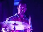 Zomrel bubeník Crystal Fighters, príčina smrti nie je známa