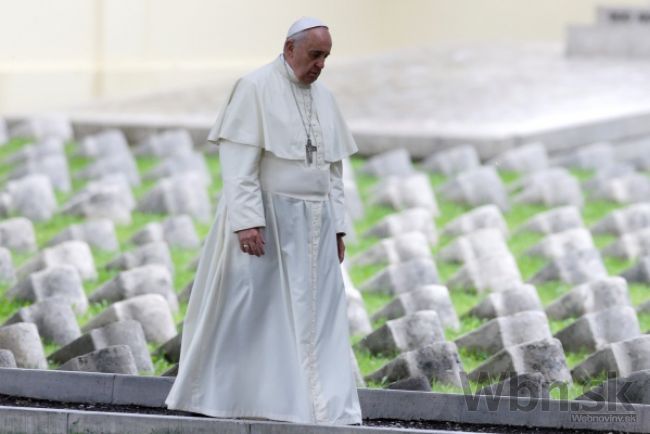 Nad svetom visí Kainov tieň, pápež cíti vo vzduchu vojnu