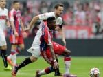 Video: Bayern zdolal Stuttgart, Hertha bez Pekaríka prehrala