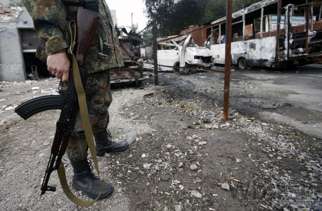 NATO burcuje Ukrajinu do vojnových zločinov, hnevá sa Rusko