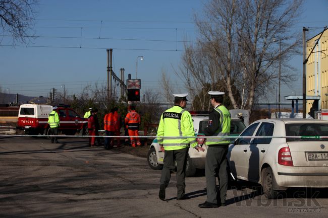 Muža zrazil vlak, s ťažkými zraneniami skončil v nemocnici