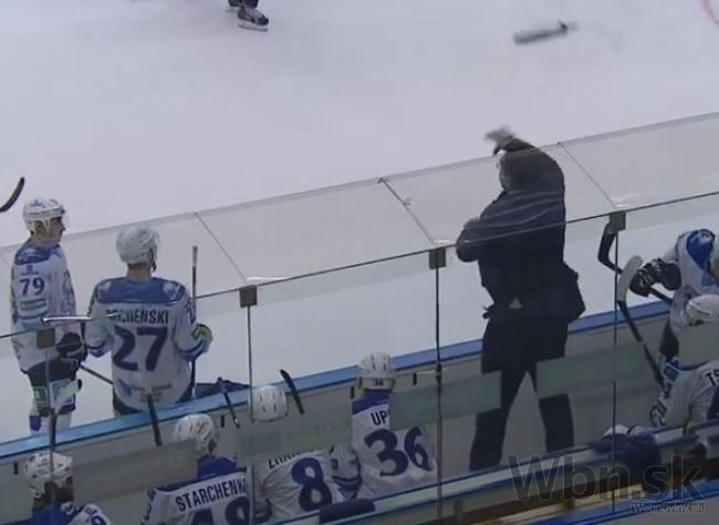 Video: Nazarov vybuchol na rozhodcov, KHL ho hneď potrestala