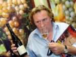 Gérard Depardieu prezradil, koľko vína dokáže denne vypiť